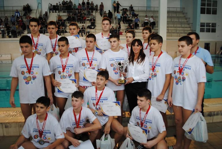 Valis 2004