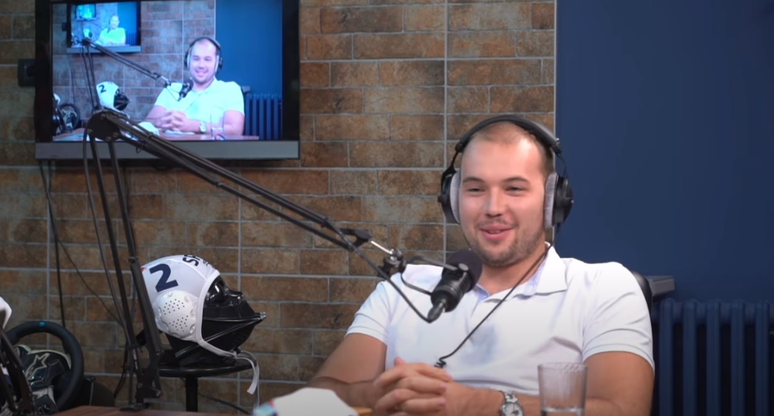Pod kapicom - Dušan Mandić