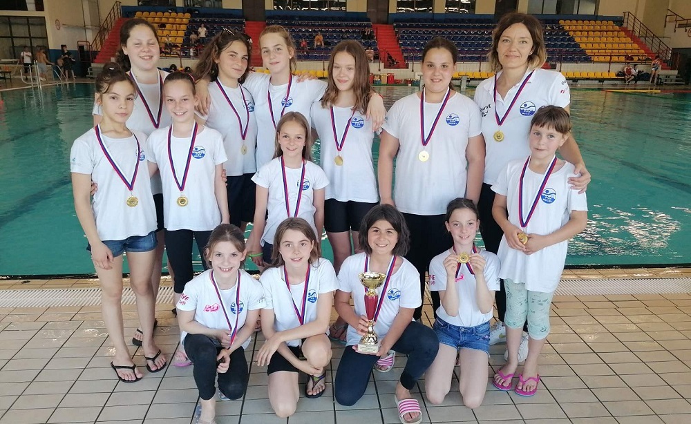 Vaterpolistkinje-Becej-2010